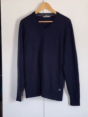 Smartwool Men's V-Neck Sweater in Navy